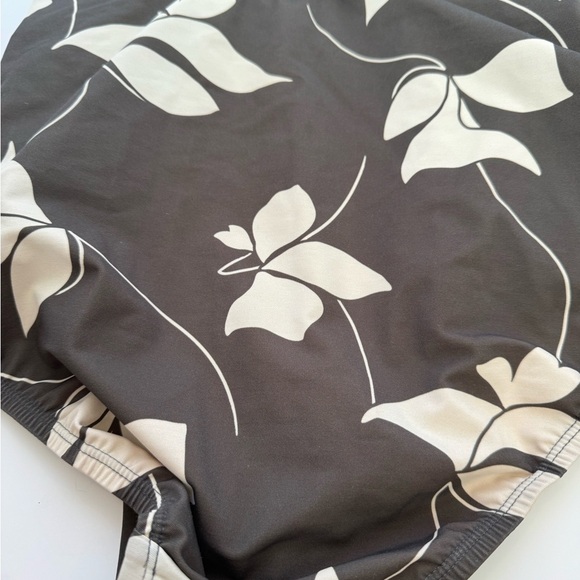 Lands end woman’s one piece bathing suit - Picture 5 of 7